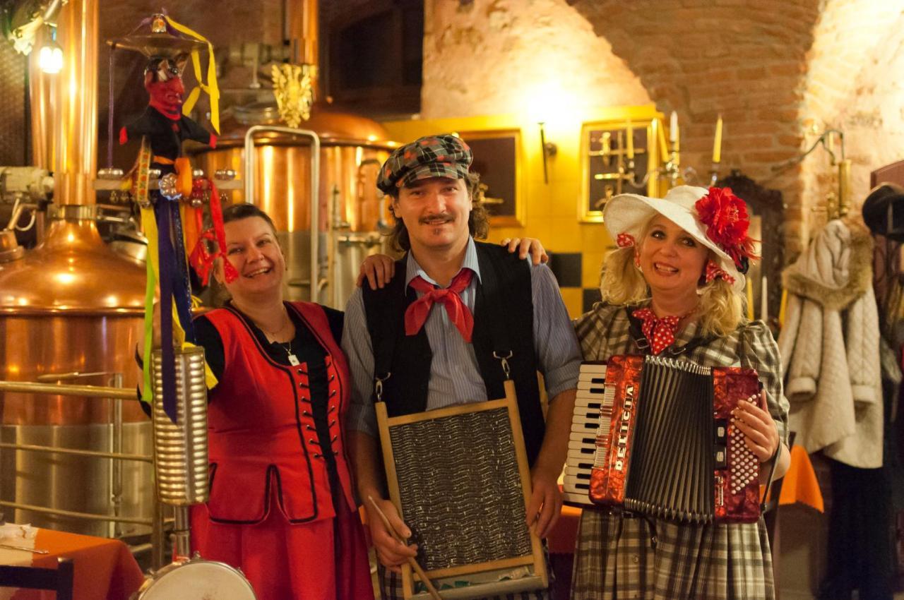 Hotel Cisar Ferdinand Loket Zewnętrze zdjęcie