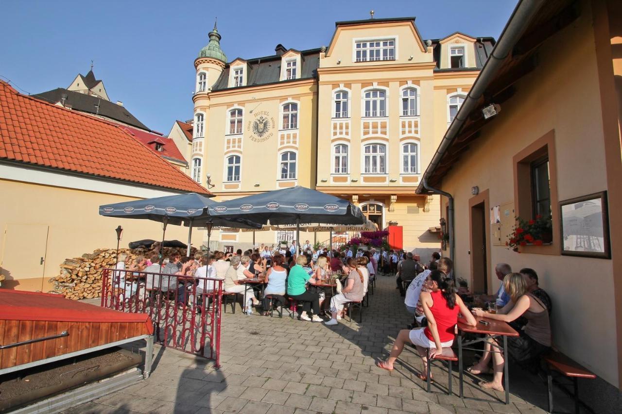 Hotel Cisar Ferdinand Loket Zewnętrze zdjęcie